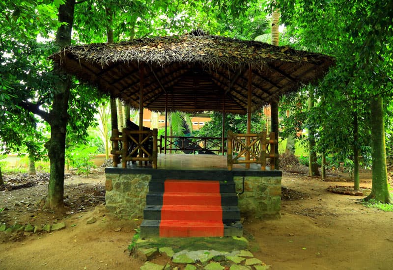 Garden gazebo at Malakkarethu House — Aranmula